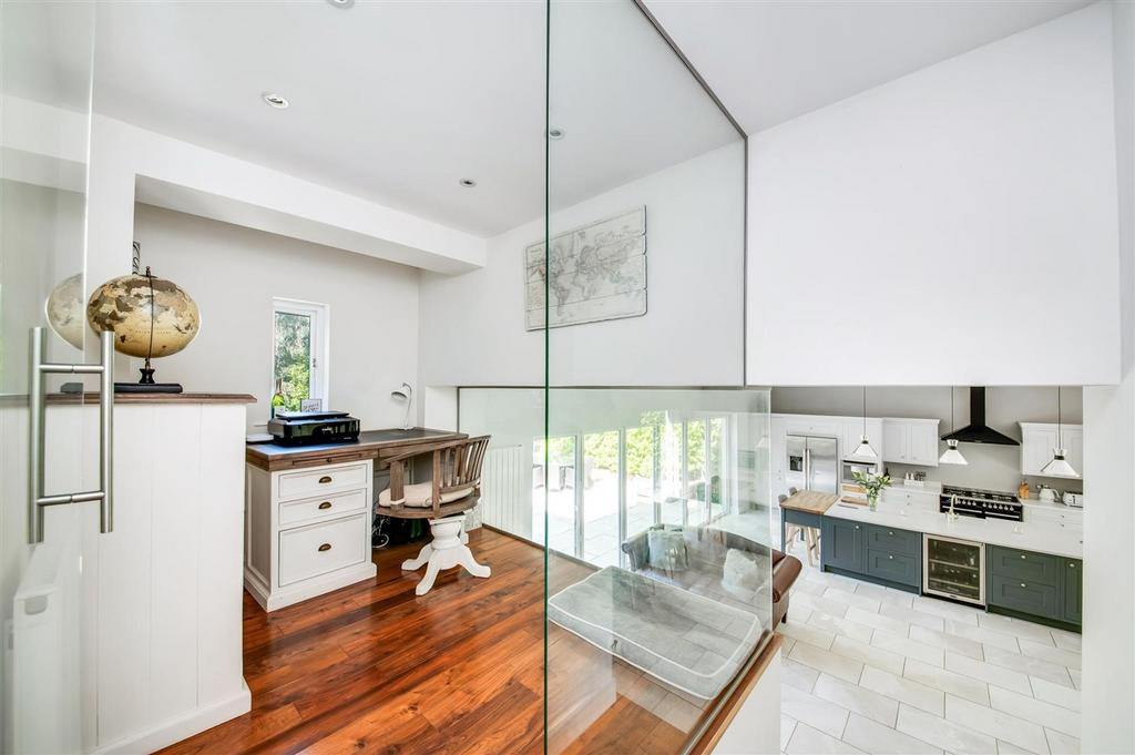 Heys Road, Holmfirth, HD9 4 bed detached house for sale £1,050,000