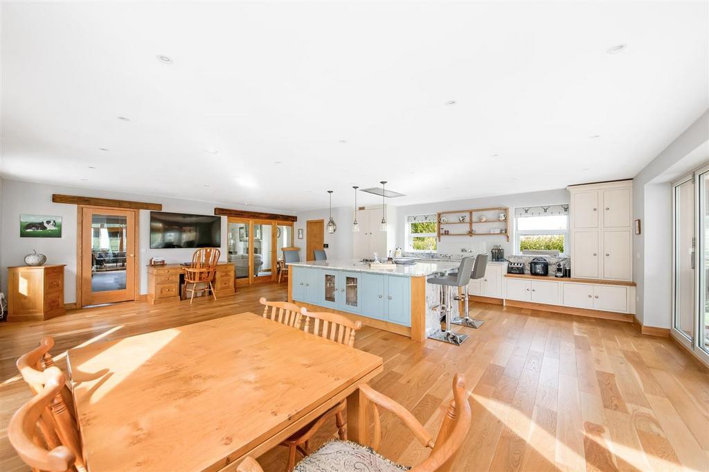 The Village, Thurstonland, HD4 5 bed detached house for sale £1,150,000