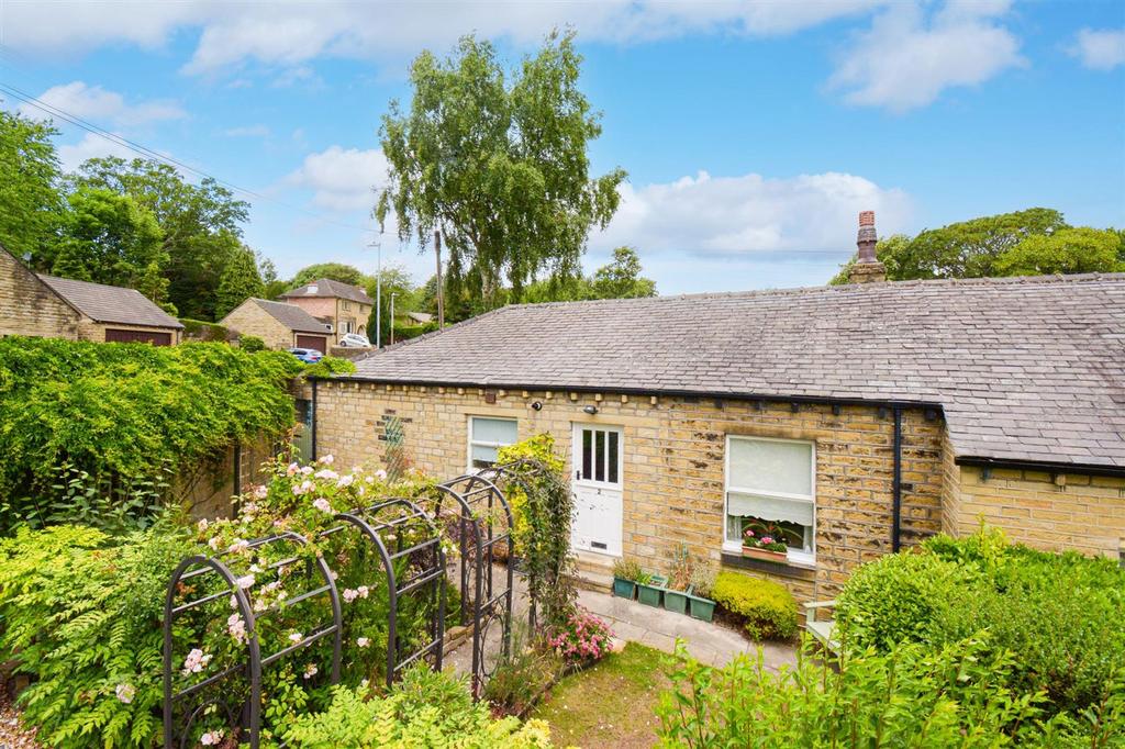 Buckden Road, Edgerton, HD3 2 bed semidetached bungalow for sale £