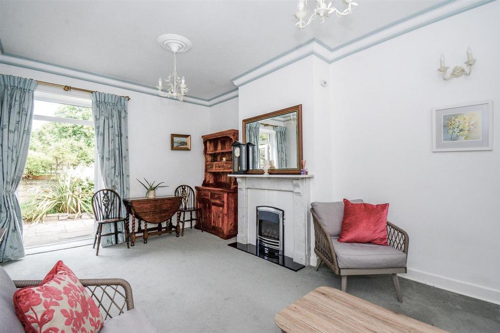 Buckden Road, Edgerton, HD3 2 bed semidetached bungalow for sale £