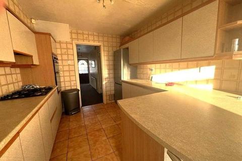 3 bedroom end of terrace house to rent, Goodman Park, Slough