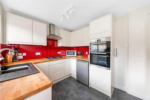 14 All Saints Close, Clayton West, Huddersfield, HD8 9TS