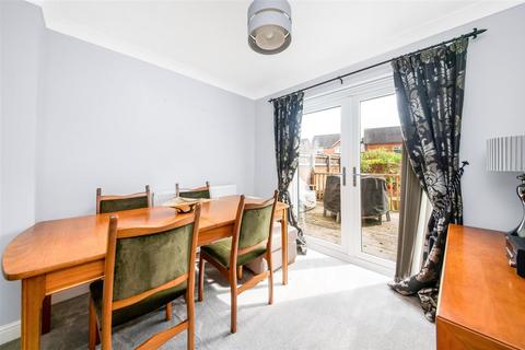 14 All Saints Close, Clayton West, Huddersfield, HD8 9TS