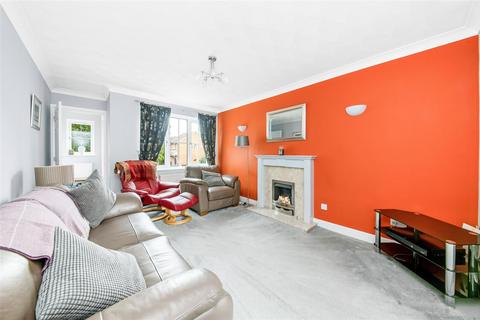 14 All Saints Close, Clayton West, Huddersfield, HD8 9TS