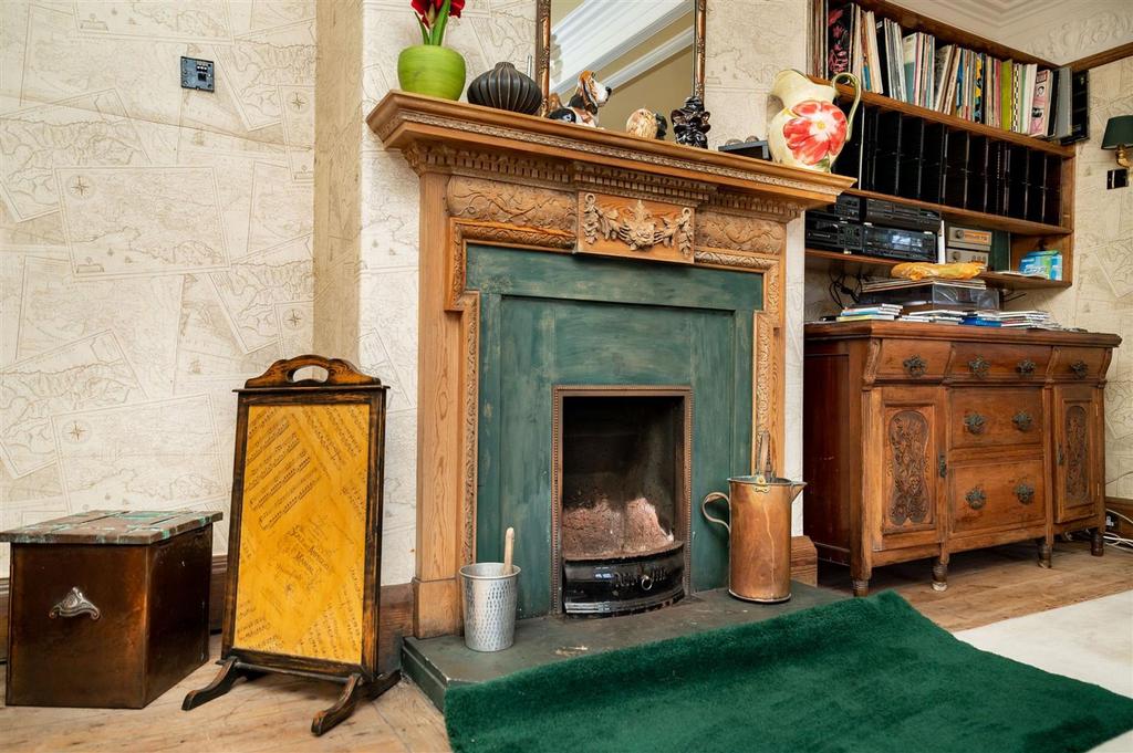 Second sitting room