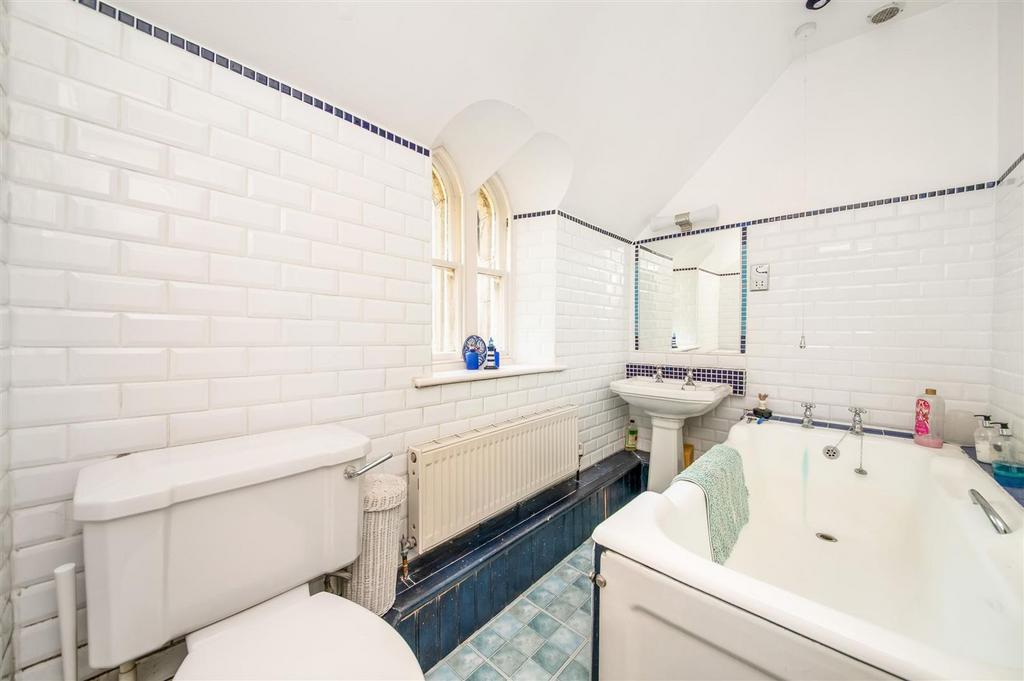 Bedroom one en suite