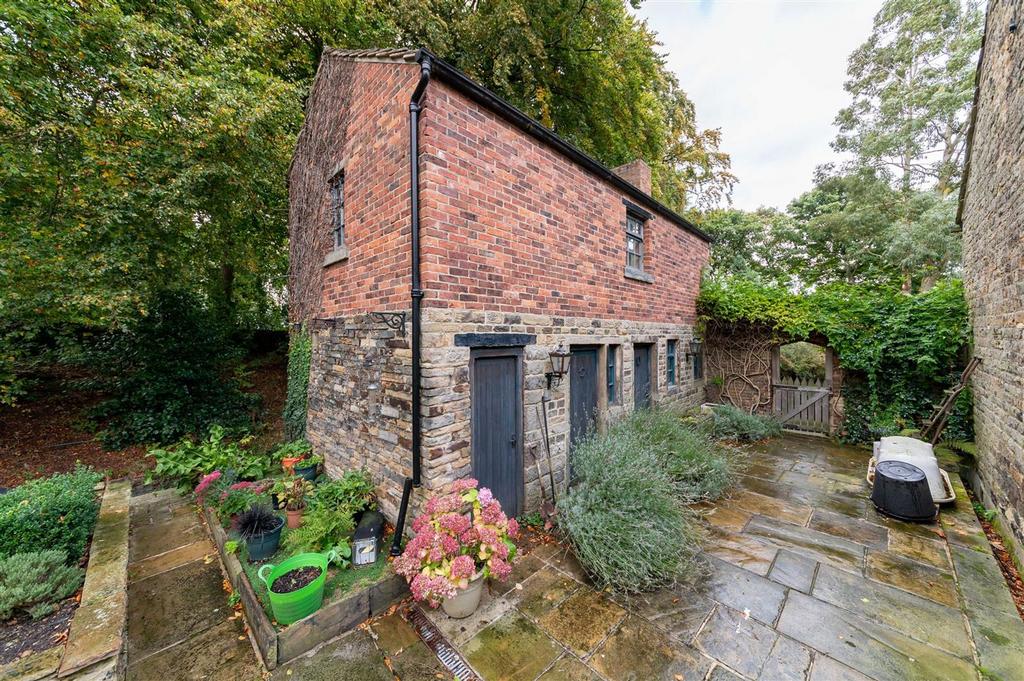 Detached double storey outbuilding