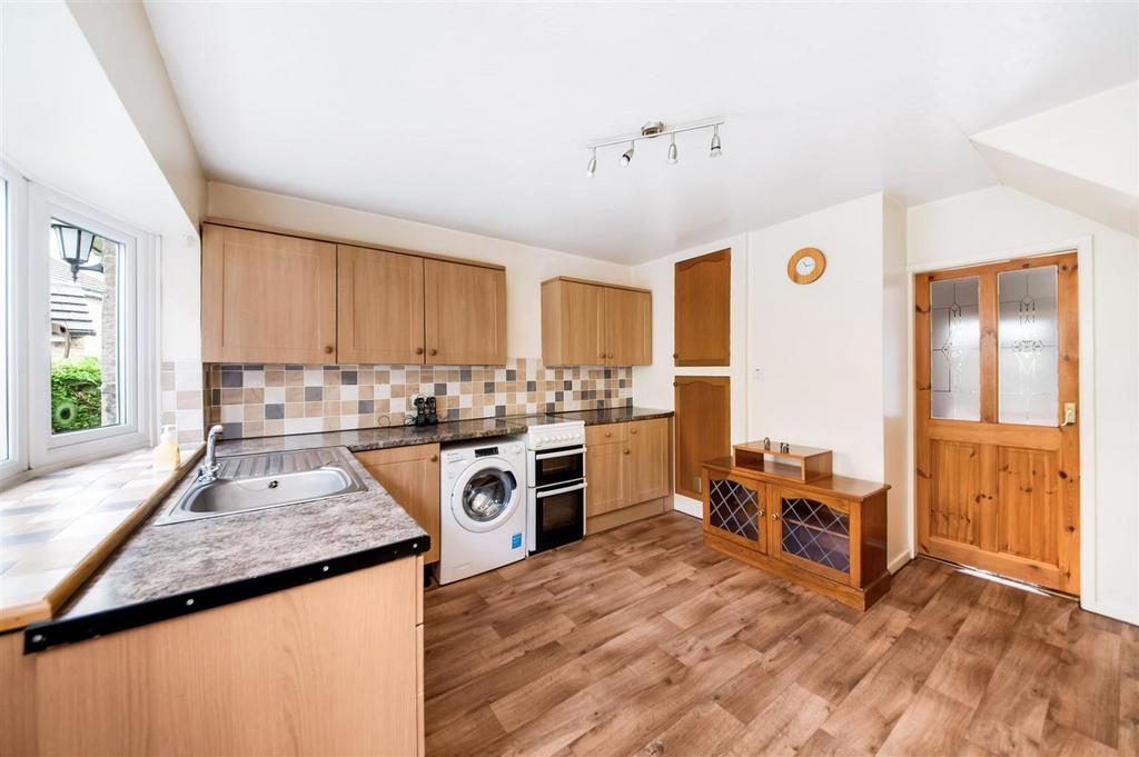 Rowley Lane, Fenay Bridge, HD8 2 bed detached house for sale £220,000