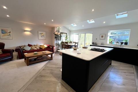 399 Barnsley Road, Wakefield, WF2 6BG