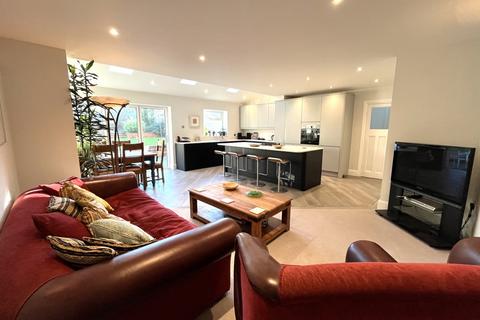 399 Barnsley Road, Wakefield, WF2 6BG