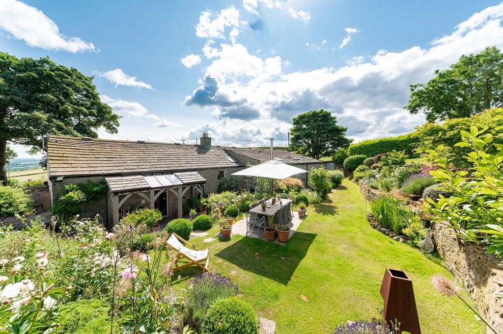 High Flatts, Huddersfield, HD8 4 bed detached house for sale £1,045,000