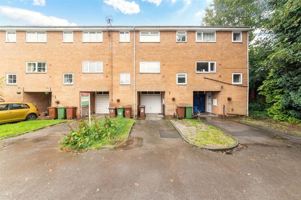 Cliff Park Avenue, Wakefield, WF1 3 bed end of terrace house £170,000