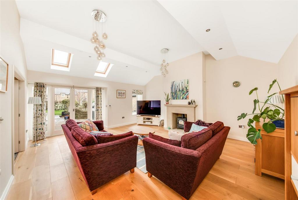 Second sitting room