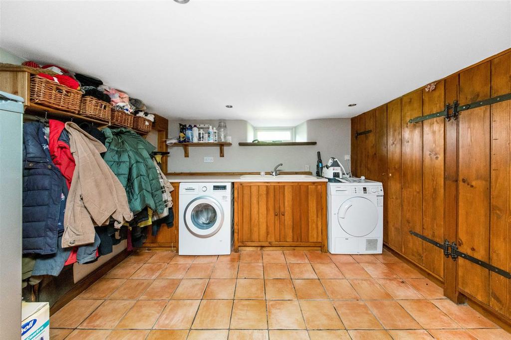 Utility/boot room