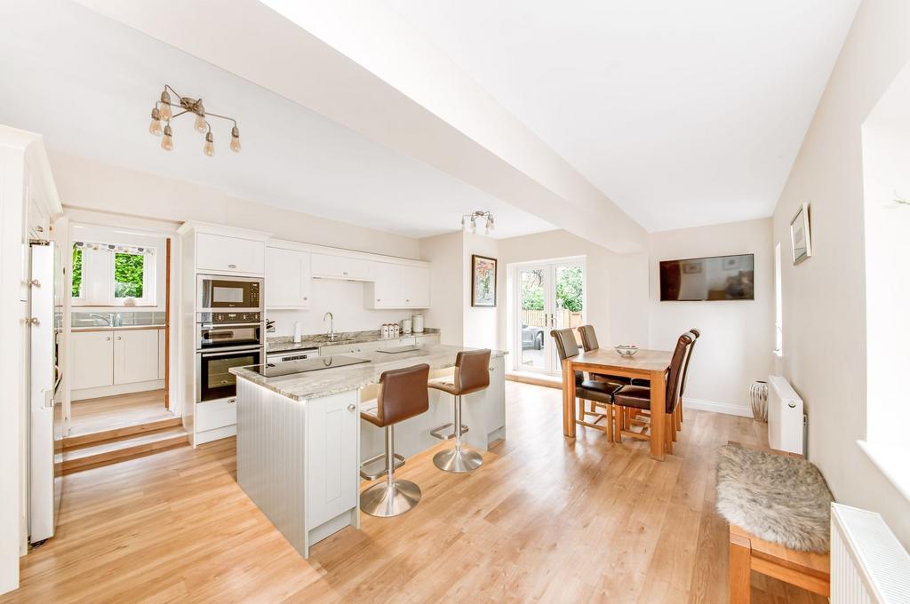 Dining kitchen 1