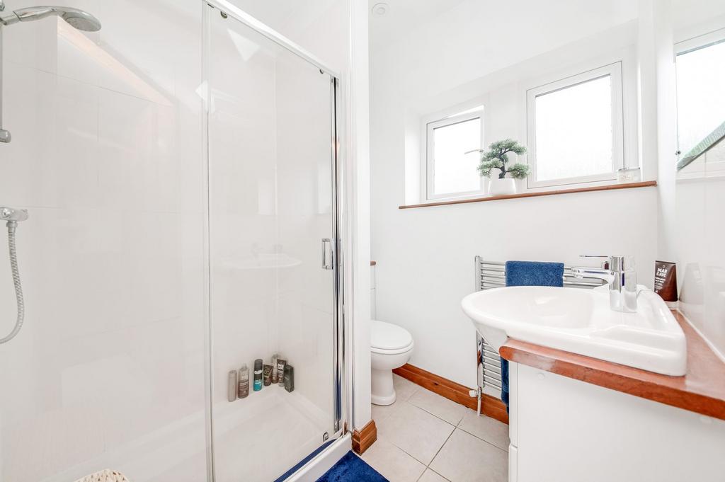 Bed two en suite