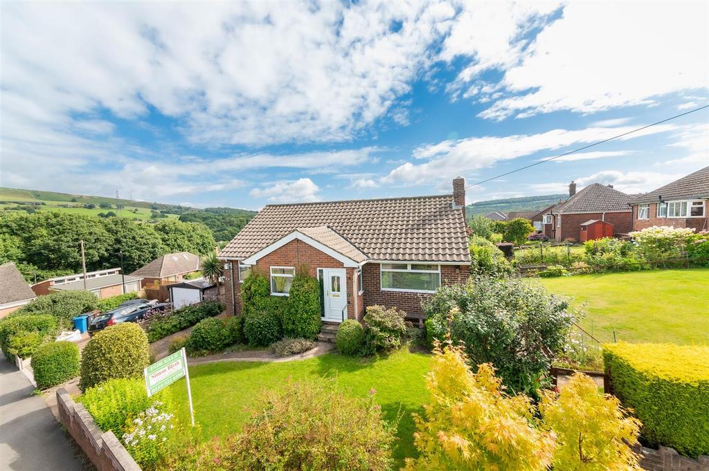 Carr Grove, Deepcar, S36 3 bed detached bungalow for sale £330,000