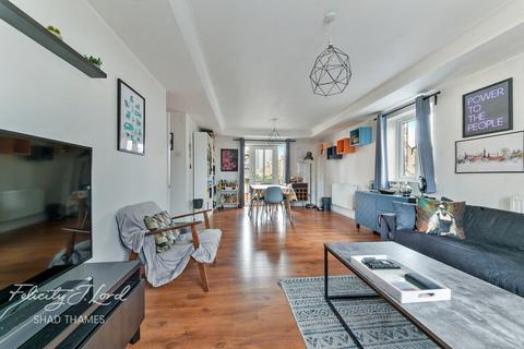 2 bedroom flat for sale, Rotherhithe Street, SE16