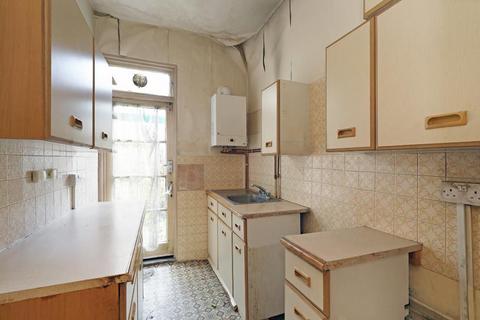 4 Derwent Road, London, W5 4TN