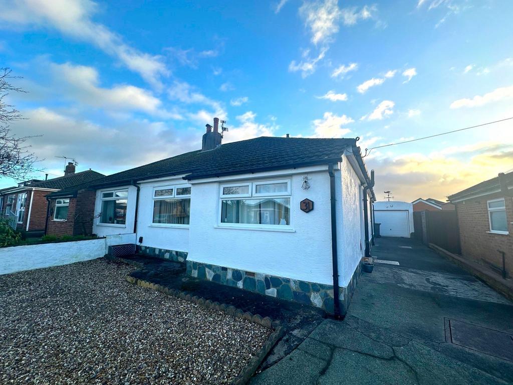 Calder Avenue, Preston, PR4 2 bed semidetached bungalow for sale £