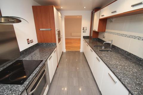 3 bedroom flat to rent - Montpellier Road, Harrogate, North Yorkshire, HG1