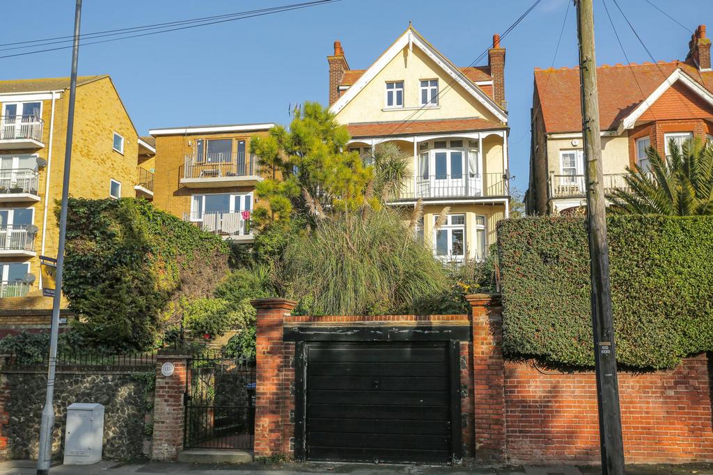 Dane Road, Margate, CT9 6 bed detached house for sale £950,000