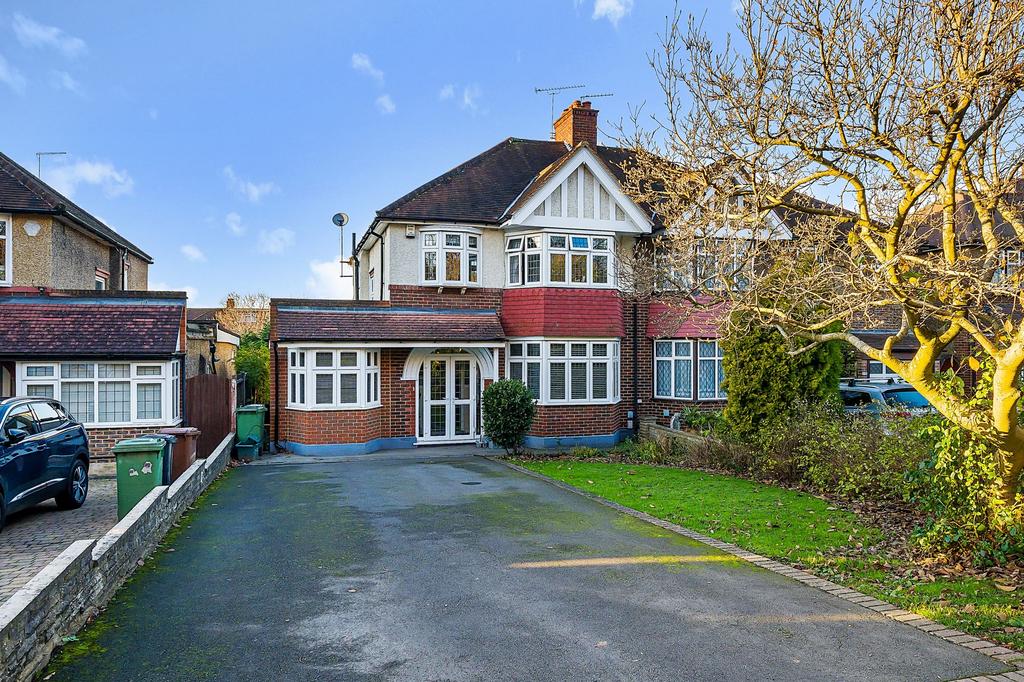 London Road, Ewell, KT17 4 bed semidetached house for sale £700,000
