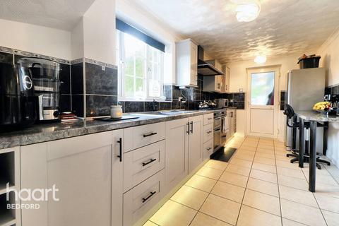 4 bedroom detached house for sale, 2 Meadowsweet Drive, Bedford MK42 0RG