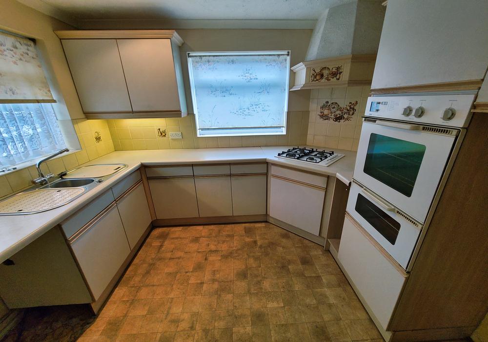 Southbourne Avenue, Holbury SO45 3 bed detached bungalow £280,000