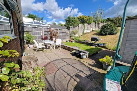 17 Arundel Close, Carrbrook, Stalybridge, SK15 3LS