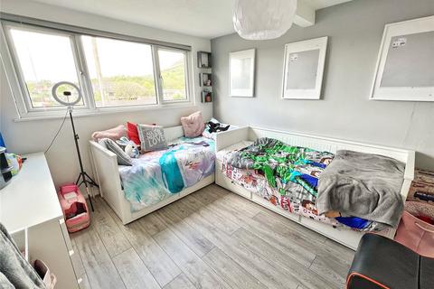 17 Arundel Close, Carrbrook, Stalybridge, SK15 3LS