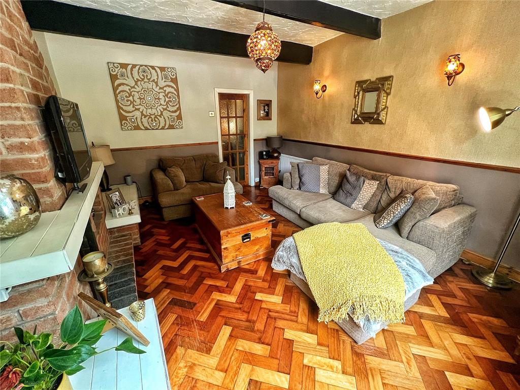 Stamford Road, Mossley, OL5 4 bed terraced house for sale £220,000