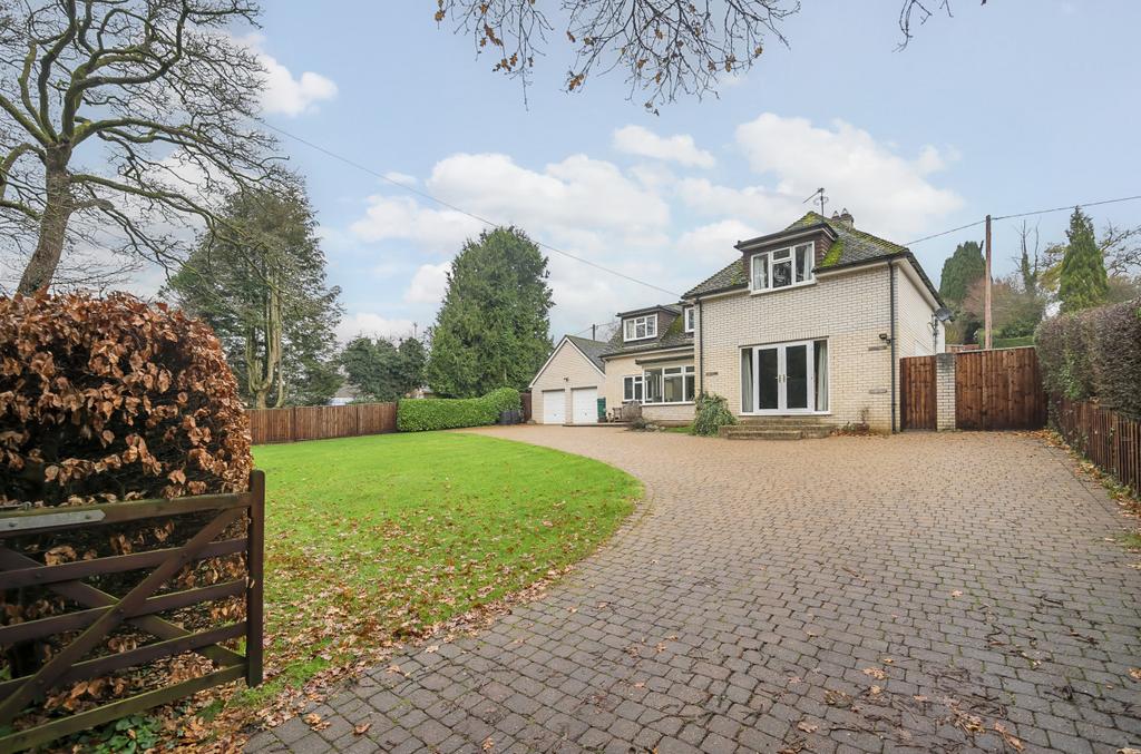 Axford Road, Ellisfield, Basingstoke, Hampshire, RG25 5 bed detached