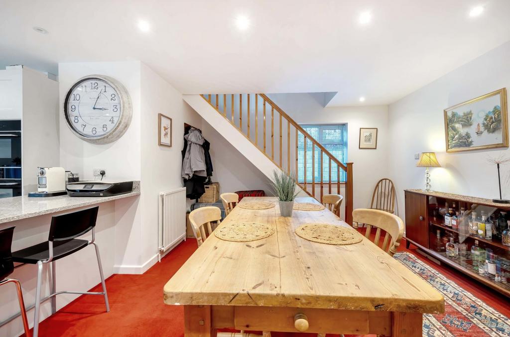 Axford Road, Ellisfield, Basingstoke, Hampshire, RG25 5 bed detached
