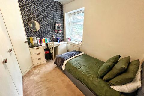 60 Carrhill Road, Mossley, Ashton-under-lyne, OL5 0SE