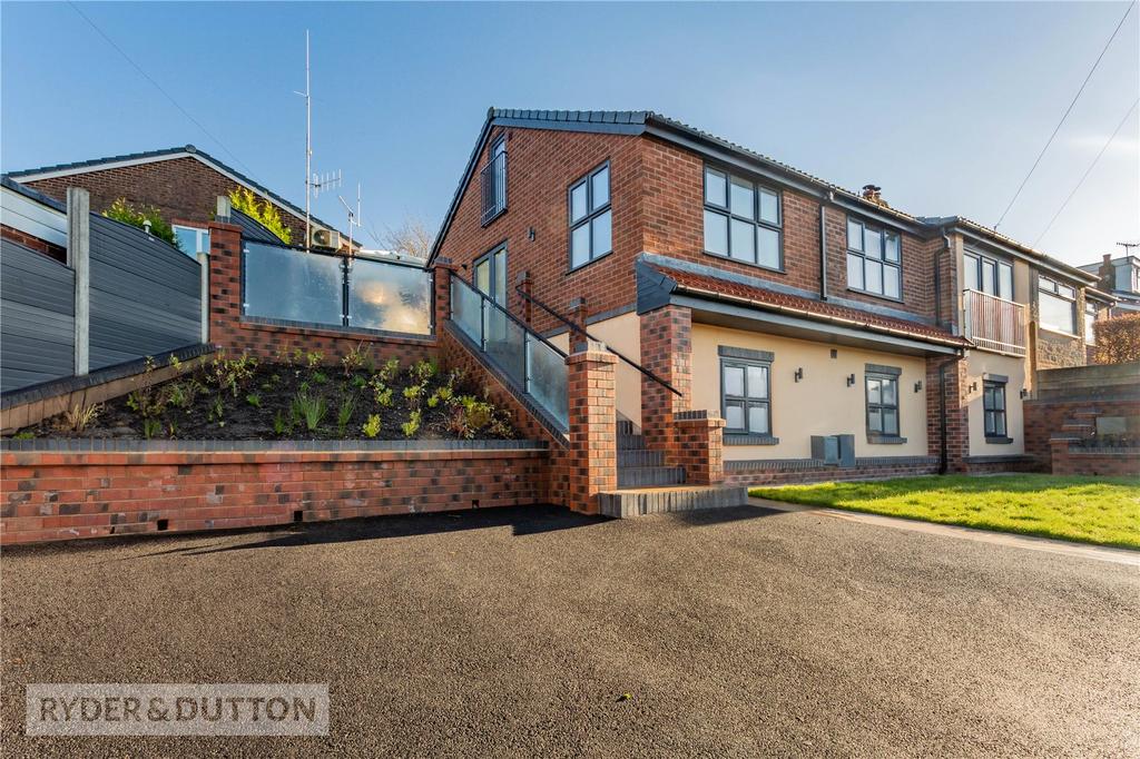Richmond Crescent, Mossley, OL5 5 bed semidetached house for sale £