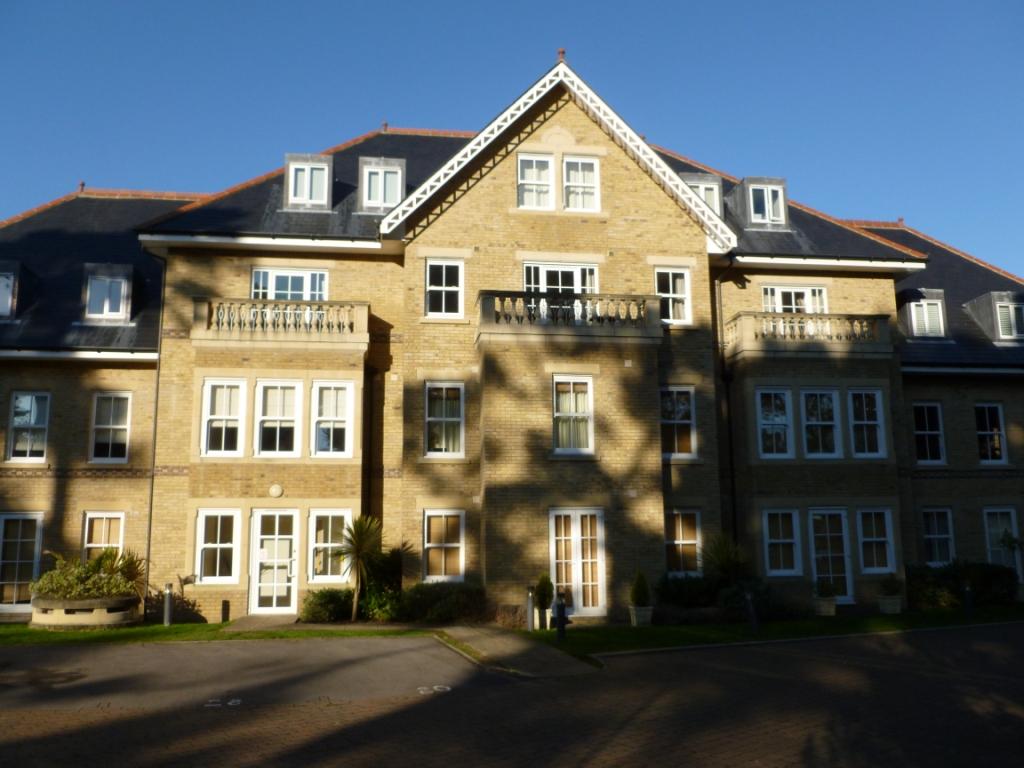 Manor Road, Bournemouth BH1 2 bed flat to rent £1,350 pcm (£312 pw)