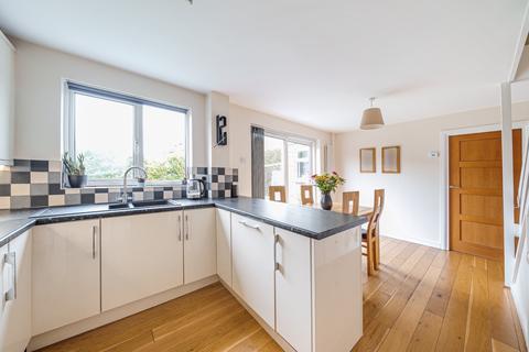 3 Goldsmiths Close, Woking, GU21 3HF