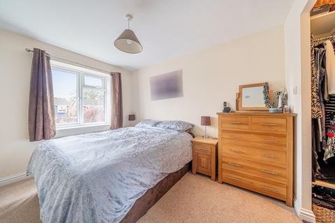3 Goldsmiths Close, Woking, GU21 3HF