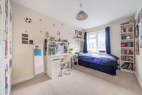 3 Goldsmiths Close, Woking, GU21 3HF