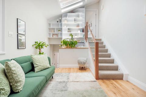 2 bedroom flat to rent,  Lillie Road, London SW6