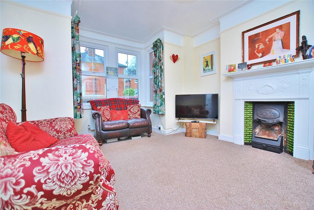 High Path Road, Guildford, Surrey... 3 bed detached house £2,050 pcm