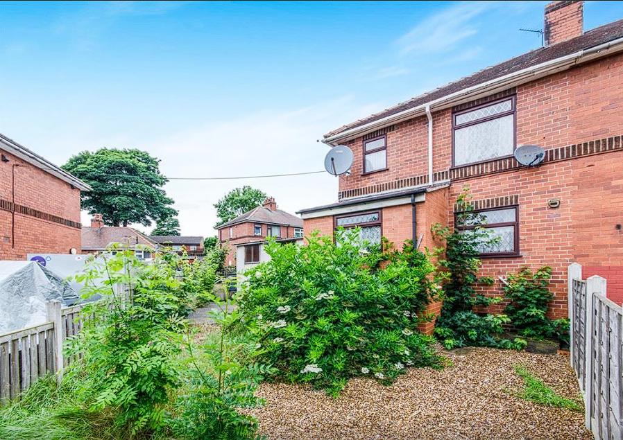Victoria Street, Outwood WF1 3 bed semidetached house for sale £175,000
