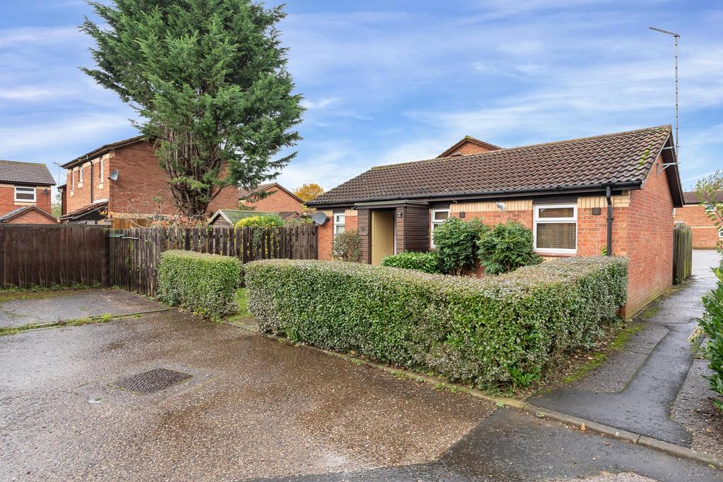 Home Pasture, Werrington, Peterborough, PE4 2 bed detached bungalow for