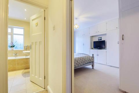 20 Brookfield Avenue, London, W5 1LA