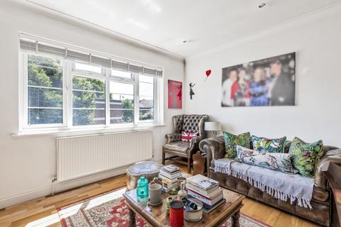 2 bedroom flat for sale, Holyoake Court, Pitshanger Lane, Ealing W5