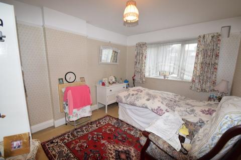 9 Princes Avenue, London, W3 8LZ