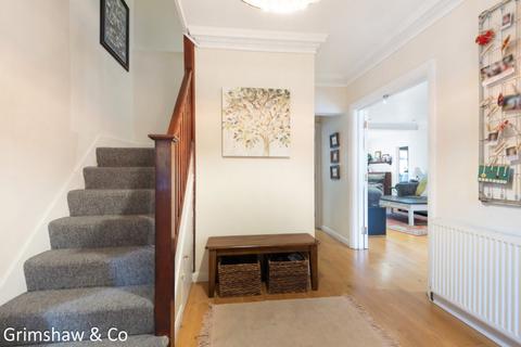 4 Birkdale Road, London, W5 1JZ