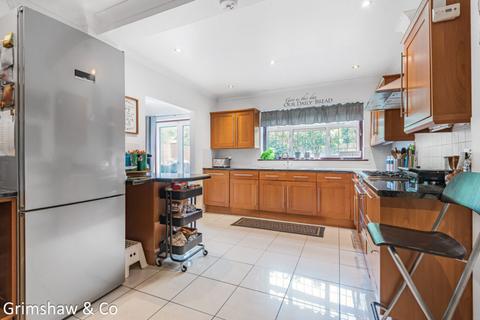 4 Birkdale Road, London, W5 1JZ