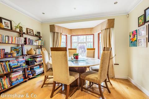 4 Birkdale Road, London, W5 1JZ